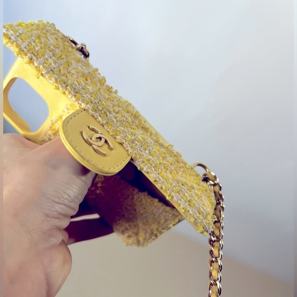 Chanel Pearl Crush Phone Case with Chain Quilted Tweed iphone 12 Pro & 13 Pro - Picture 4 of 10